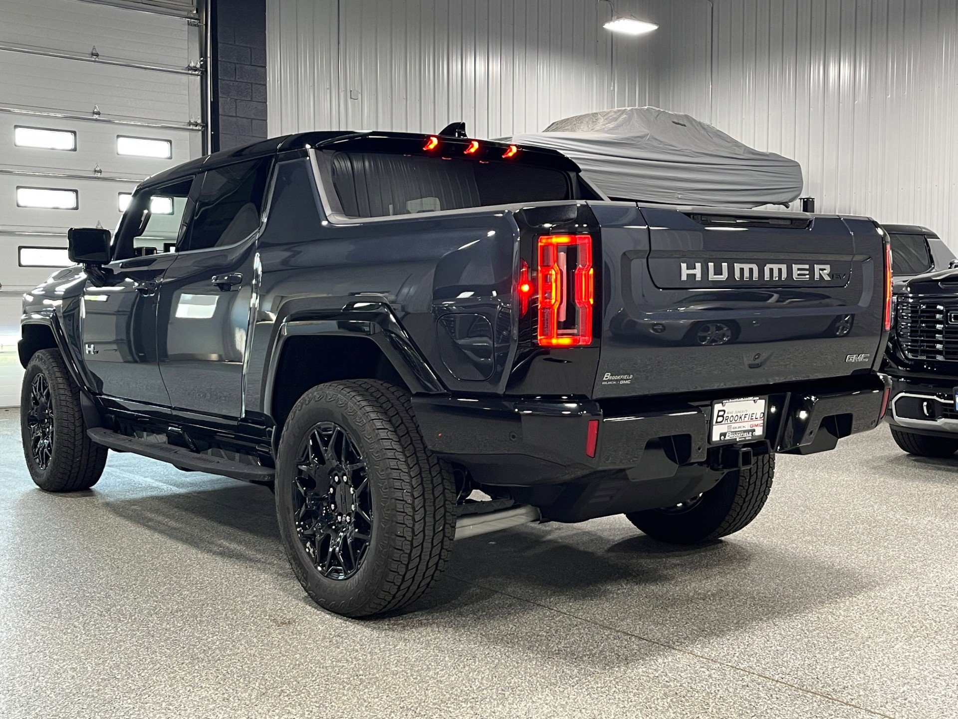New 2025 GMC Hummer EV 2X image 2