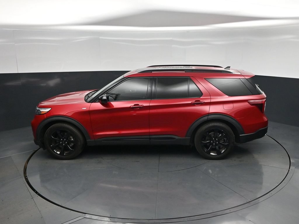 Certified 2024 Ford Explorer ST-Line w/ Class IV Trailer Tow Package RWD image 41