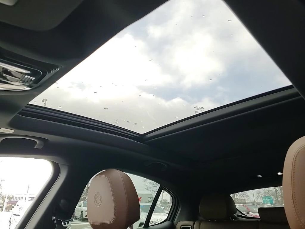 Used 2023 Alfa Romeo Stelvio Ti w/ Active Assist Plus Package image 20