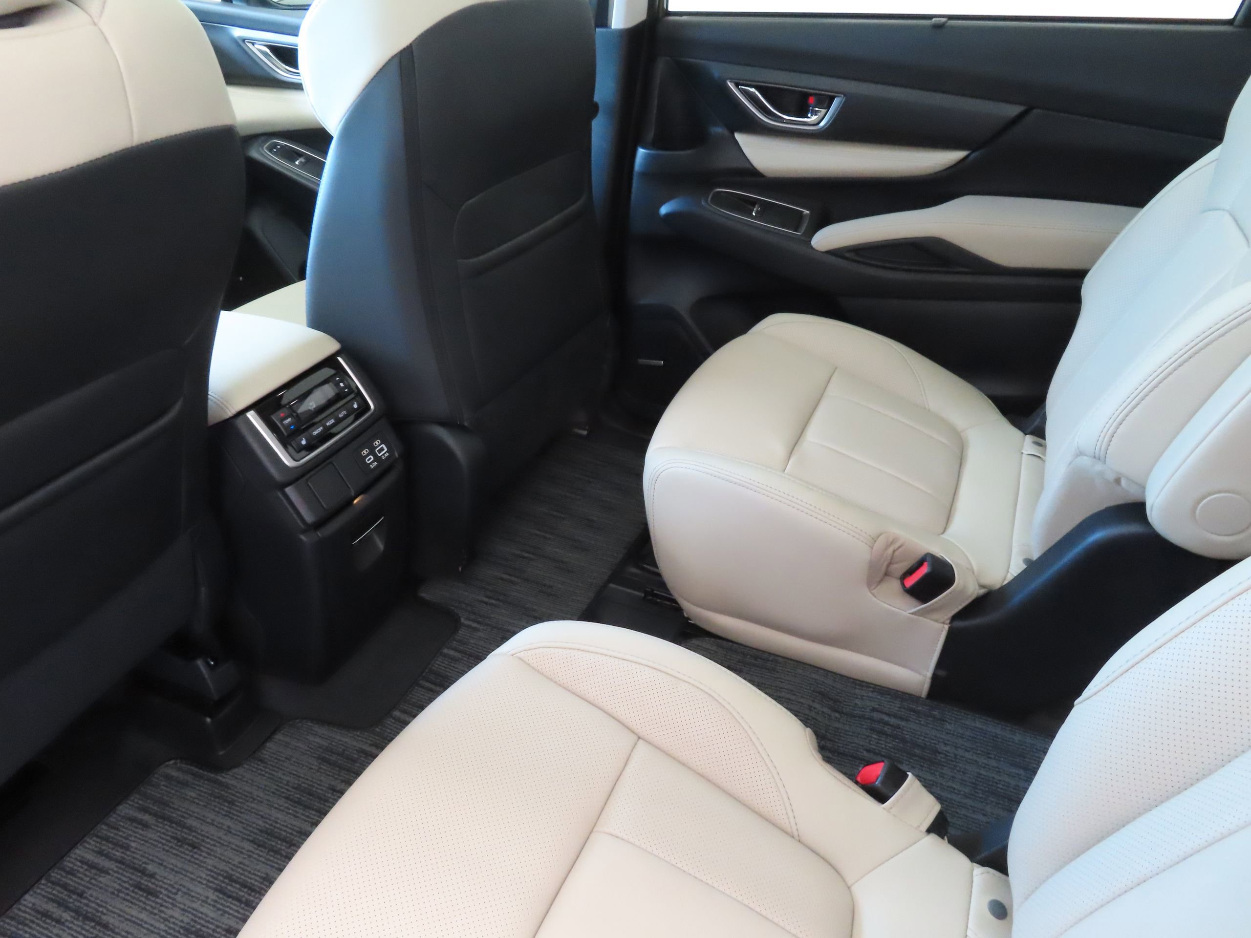 New 2026 Subaru Ascent Limited image 24