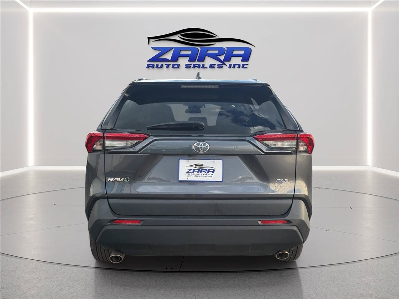 Used 2025 Toyota RAV4 XLE FWD image 6