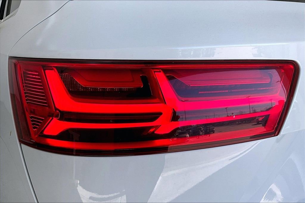 Used 2018 Audi Q7 3.0T Prestige w/ Prestige Package image 38