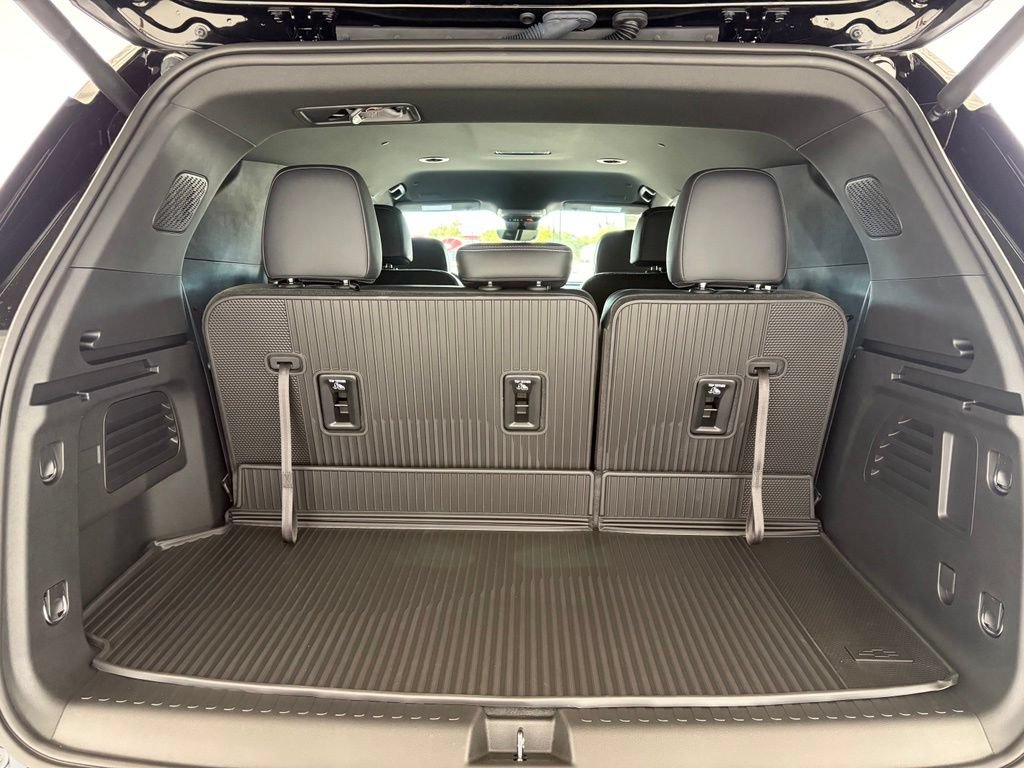 New 2026 Chevrolet Traverse LT w/ Midnight/Sport Edition FWD image 41
