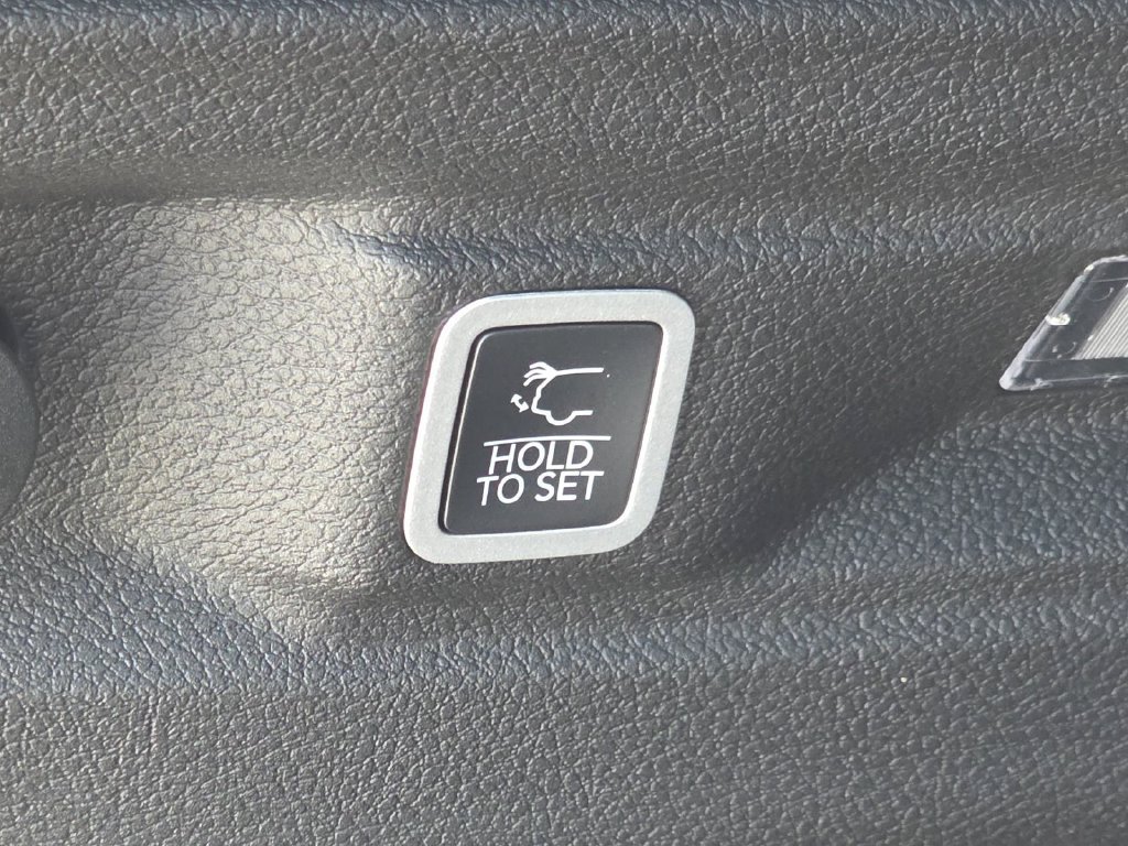 New 2026 Jeep Grand Cherokee L 2WD image 15