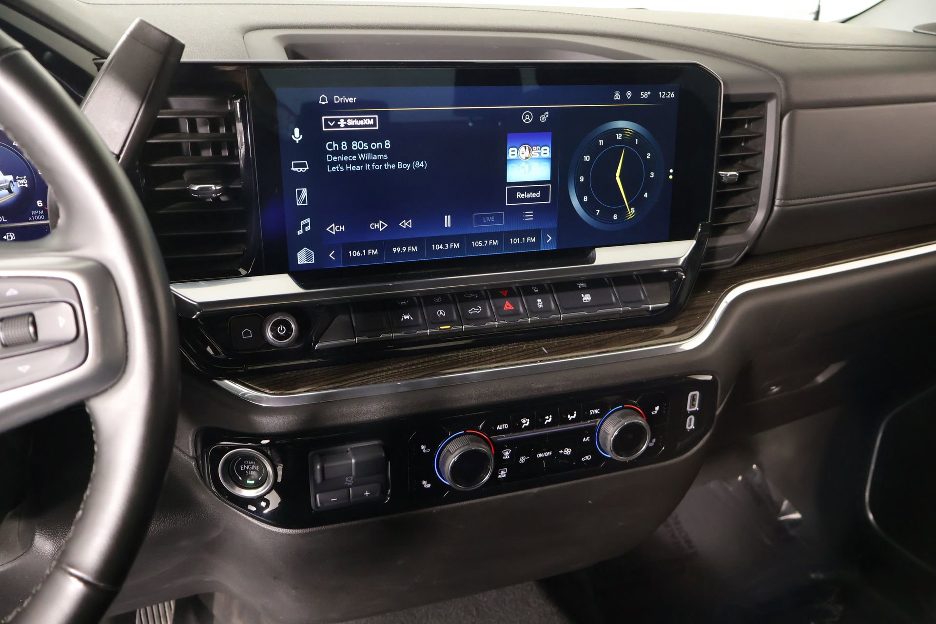 Used 2025 Chevrolet Silverado 1500 LT AWD/4WD image 5