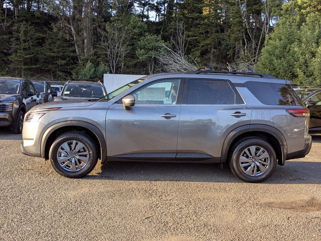 New 2025 Nissan Pathfinder SV image 8