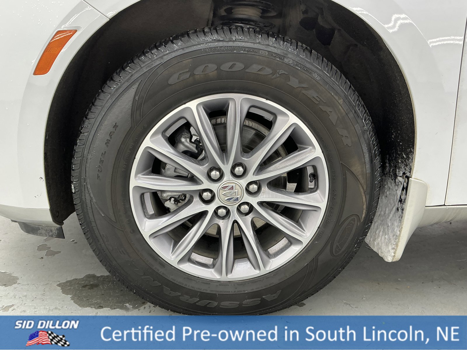 Used 2023 Buick Enclave Essence image 18