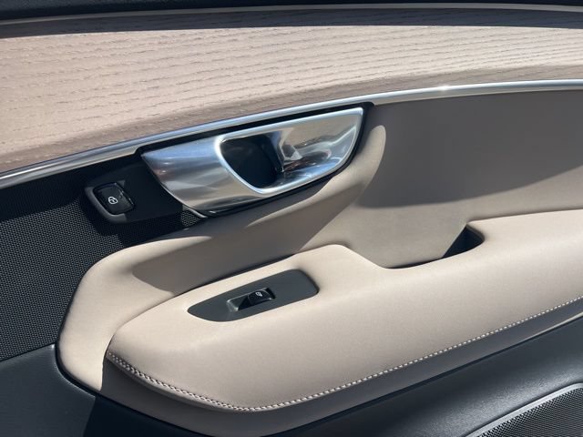 New 2026 Volvo XC90 B6 Core w/ Protection Package AWD/4WD image 30
