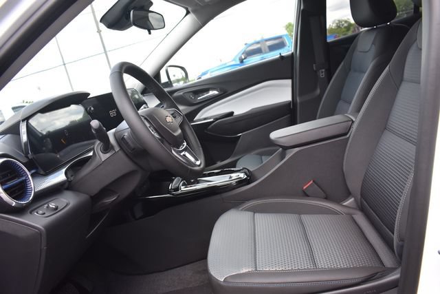 New 2026 Chevrolet Trax LT w/ LT Convenience Package FWD image 21