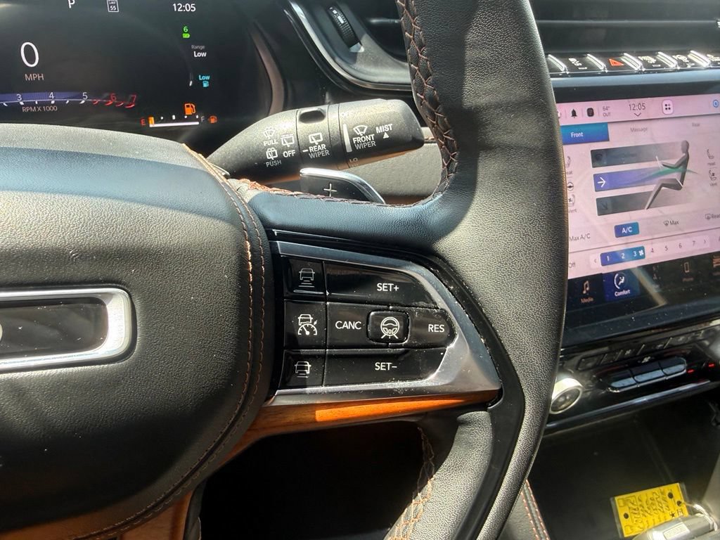 Used 2023 Jeep Grand Cherokee Summit AWD/4WD image 20