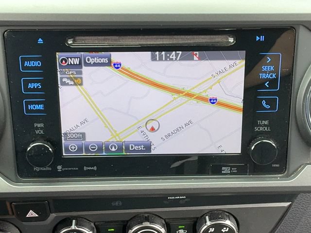 Used 2019 Toyota Tacoma TRD Off-Road AWD/4WD image 17