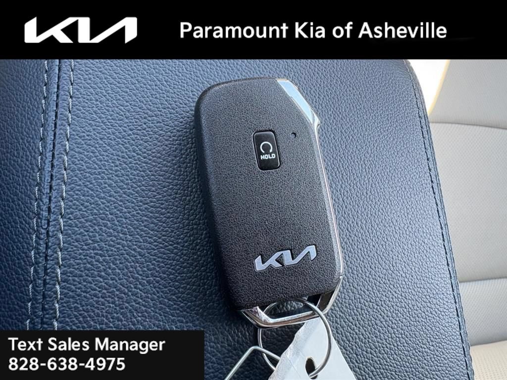Certified 2025 Kia Sportage EX AWD/4WD image 28