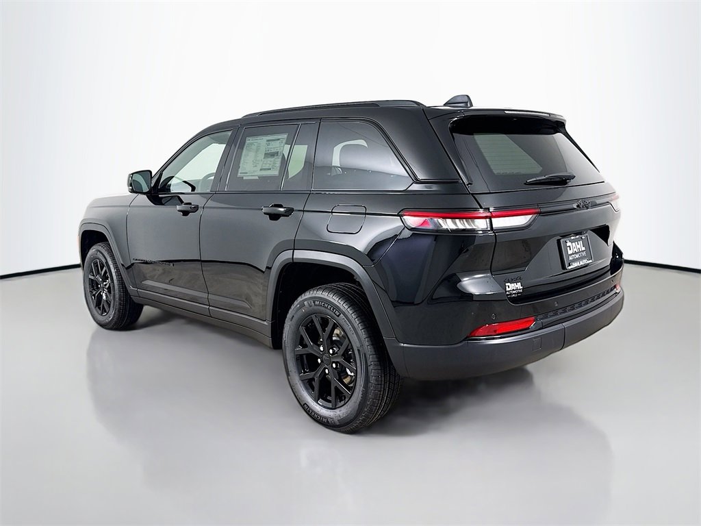 New 2025 Jeep Grand Cherokee Altitude image 5