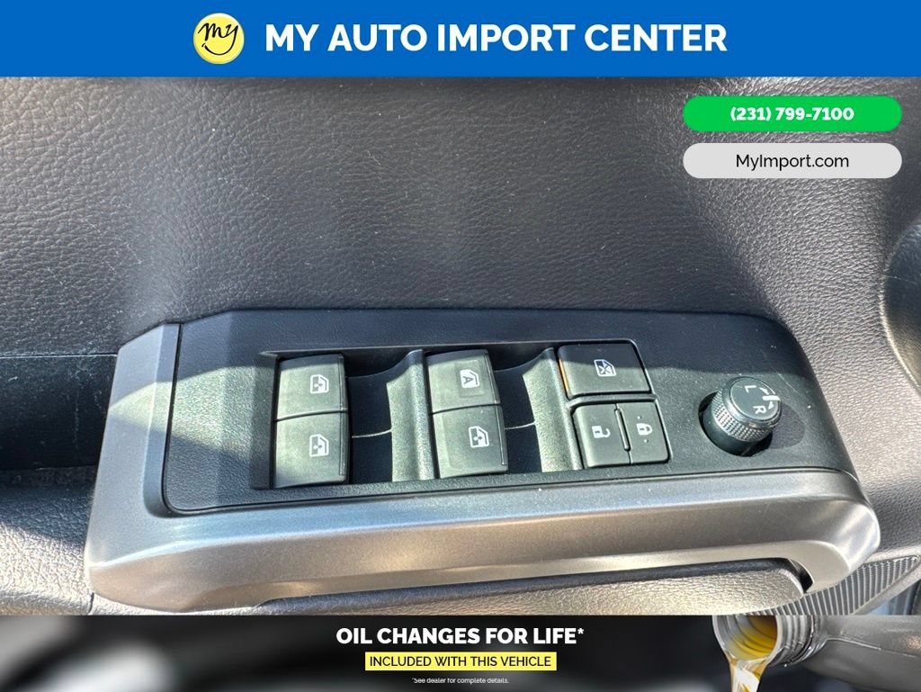 Used 2022 Toyota Tacoma SR5 AWD/4WD image 11