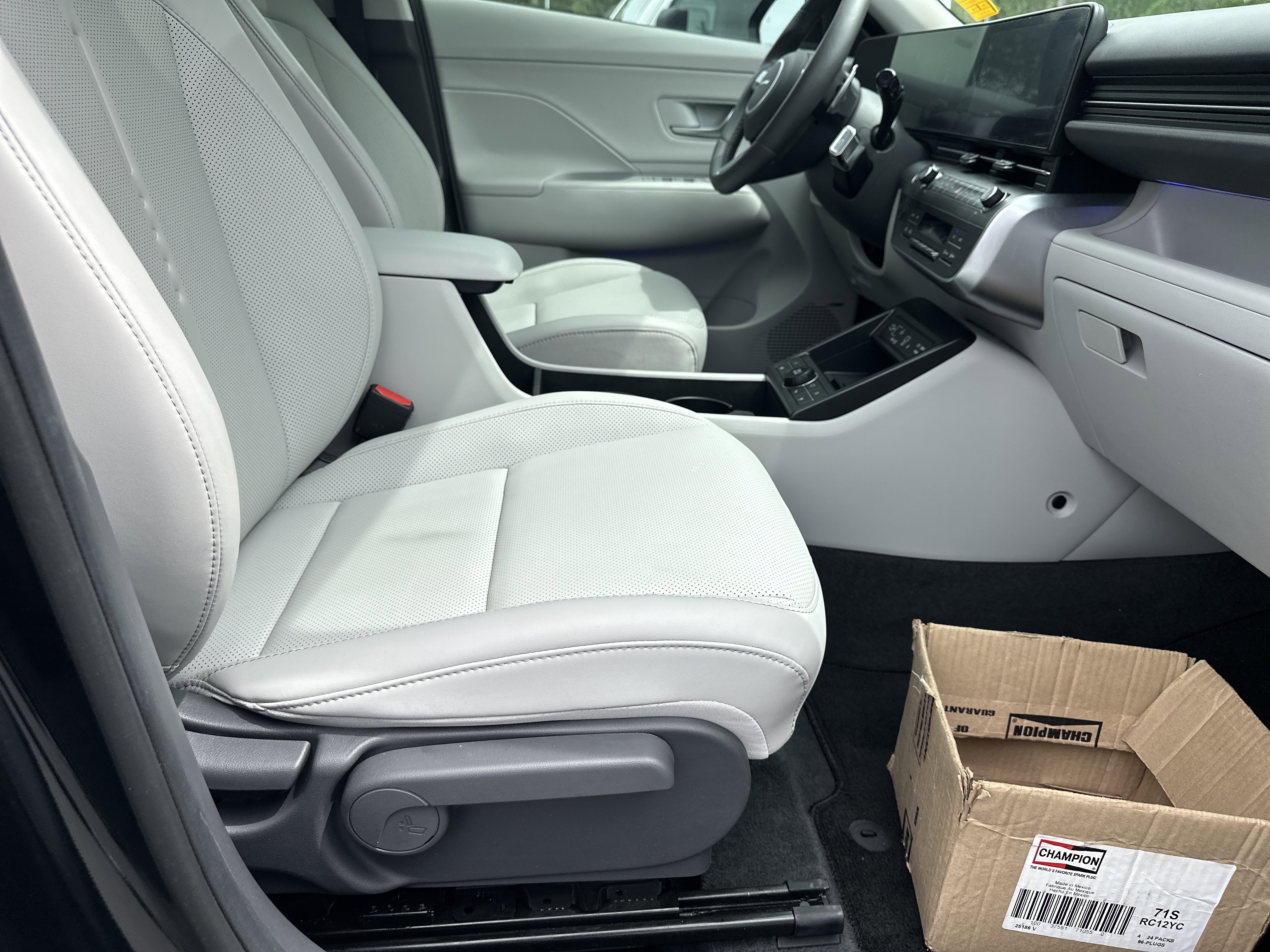 Used 2025 Hyundai Kona Limited image 15