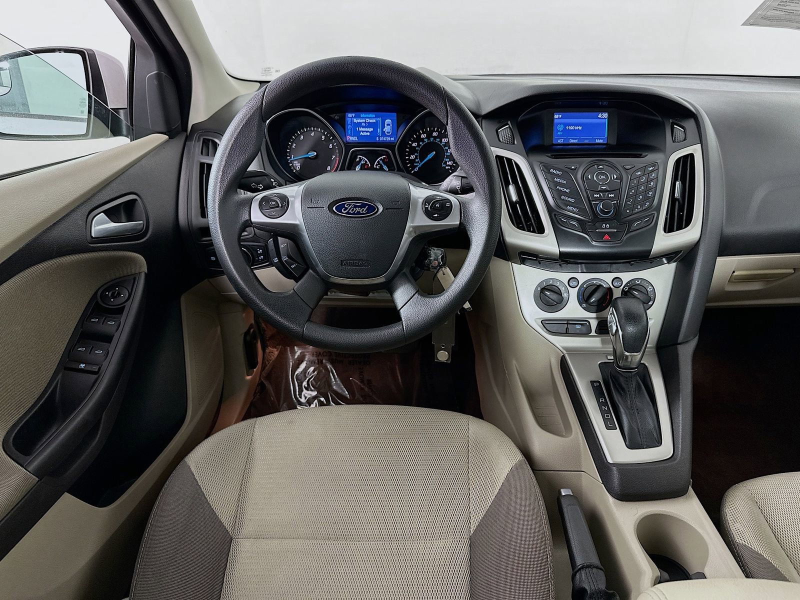 Used 2014 Ford Focus SE FWD image 19