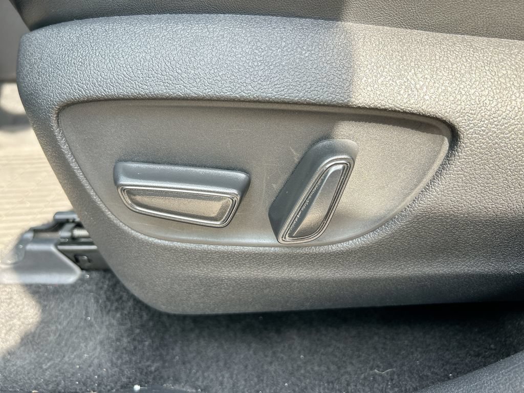 Used 2025 Toyota Grand Highlander FWD image 12