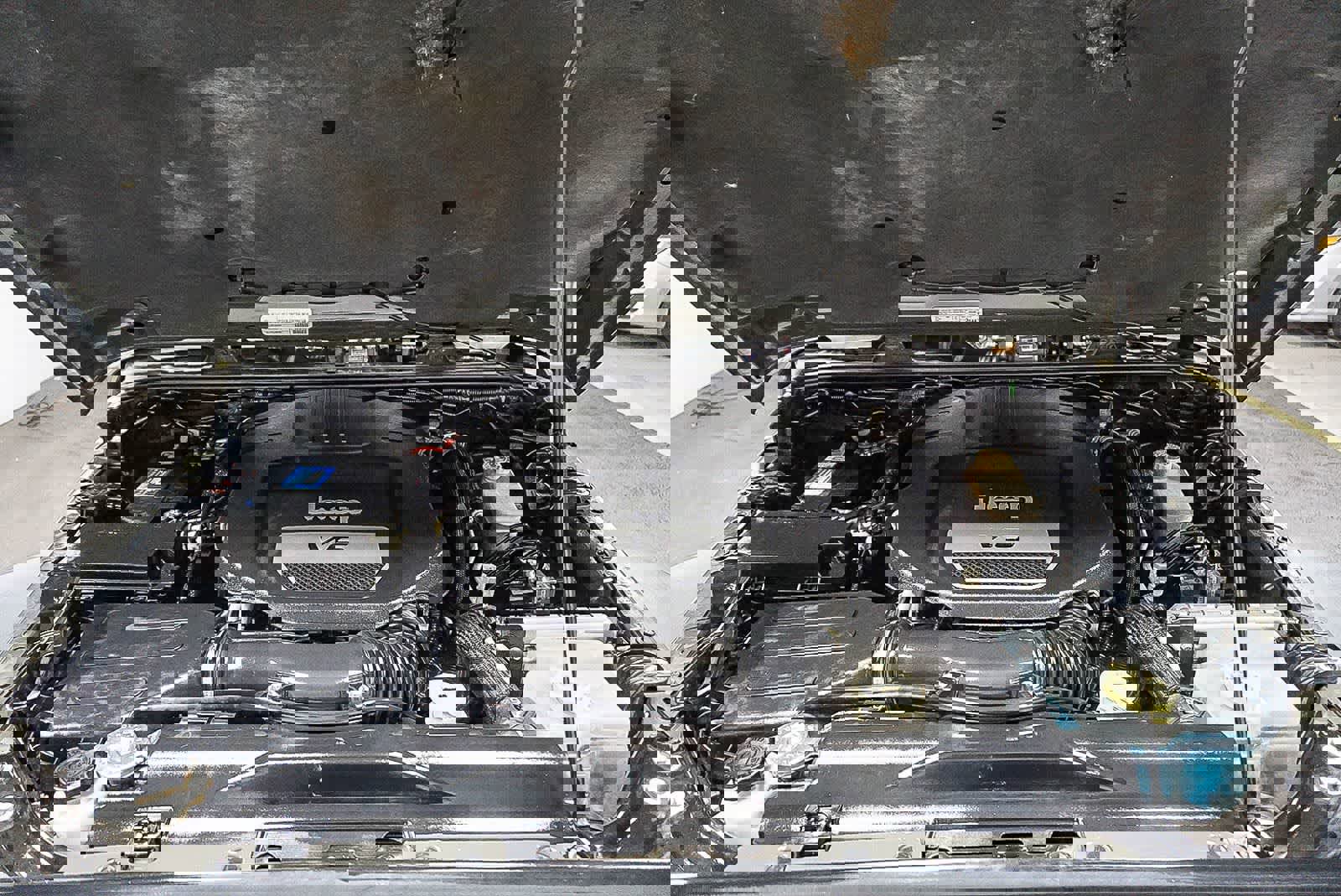 Used 2016 Jeep Wrangler Unlimited Rubicon w/ Connectivity Group image 28