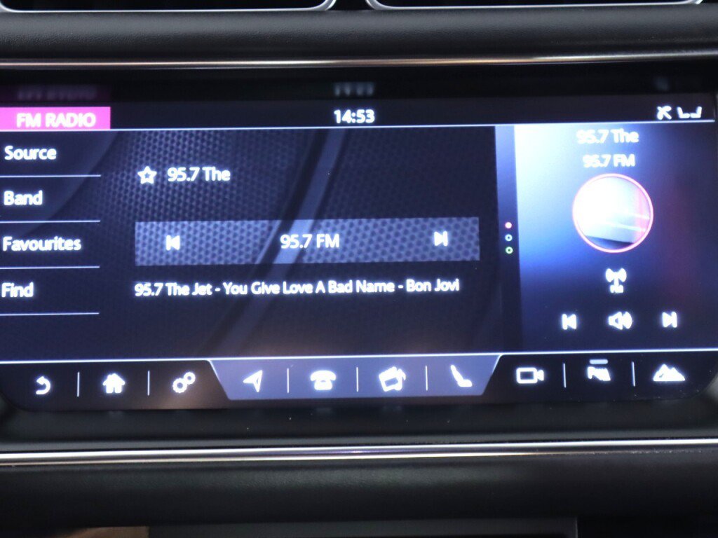 Used 2017 Land Rover Range Rover HSE AWD/4WD image 12