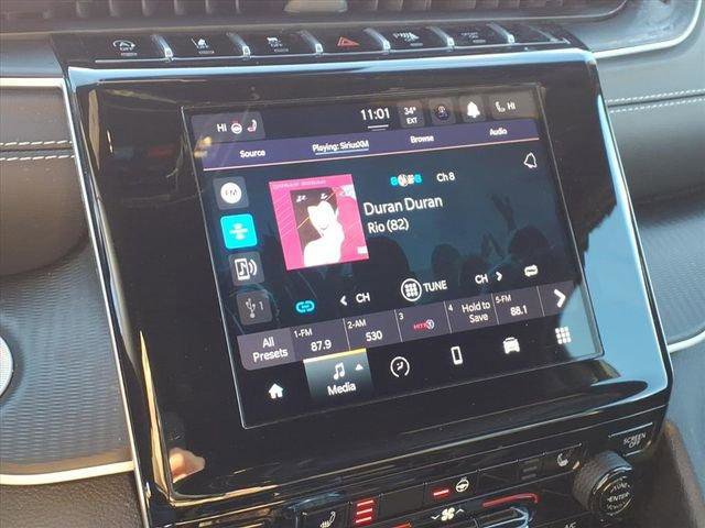 Used 2024 Jeep Grand Cherokee L Laredo image 12