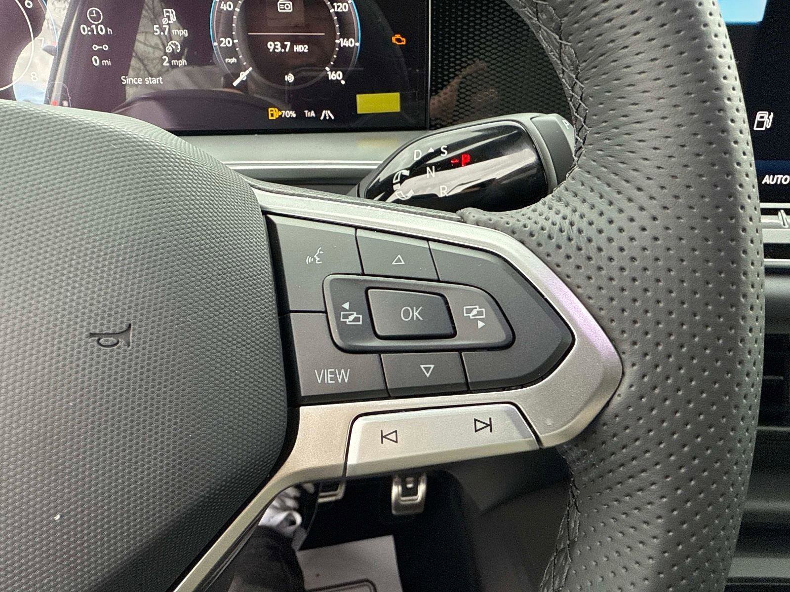 New 2026 Volkswagen Tiguan SE R-Line image 28