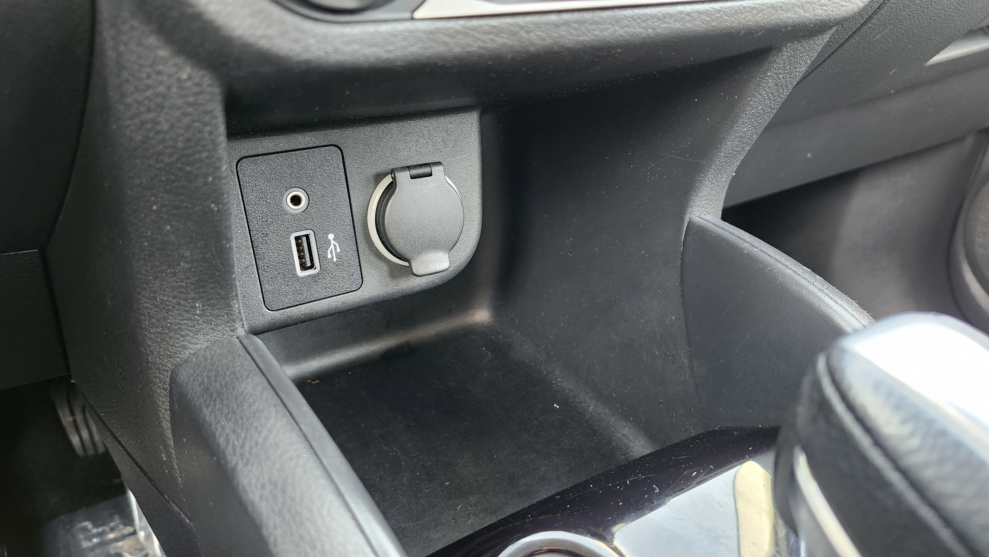 Used 2021 Nissan Kicks S image 6