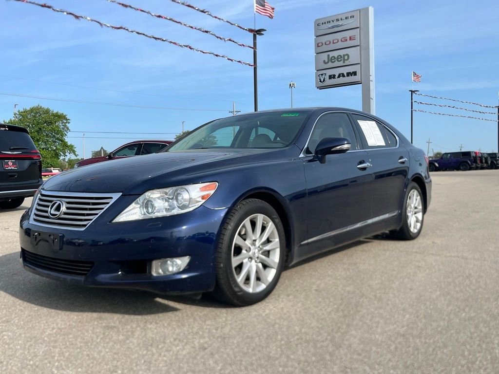 Used 2012 Lexus LS 460 AWD w/ Comfort Pkg image 3