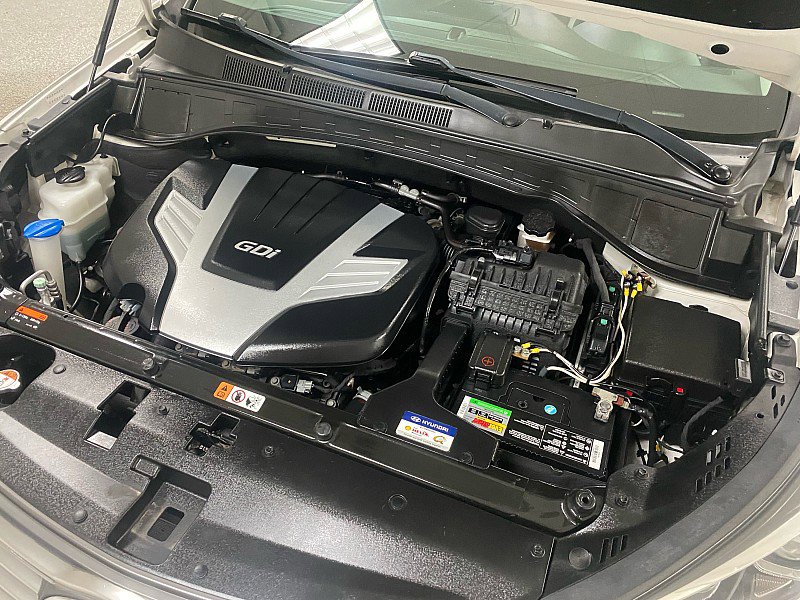 Used 2017 Hyundai Santa Fe SE image 16