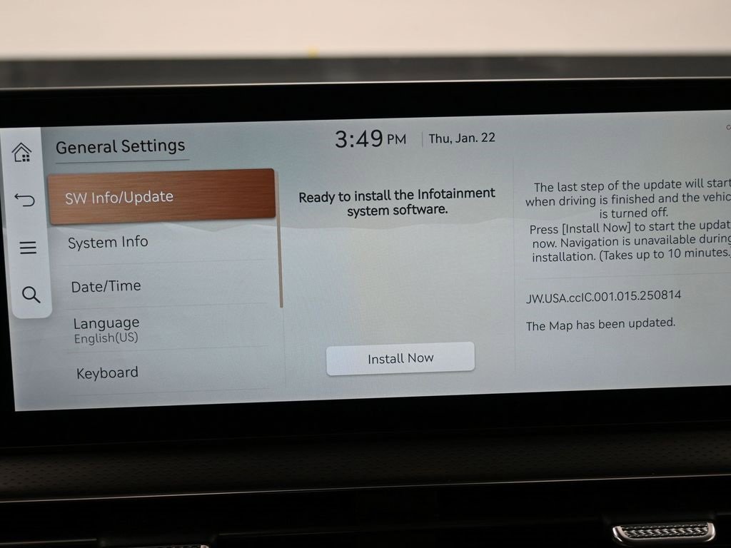 Used 2023 Genesis GV60 Performance image 29