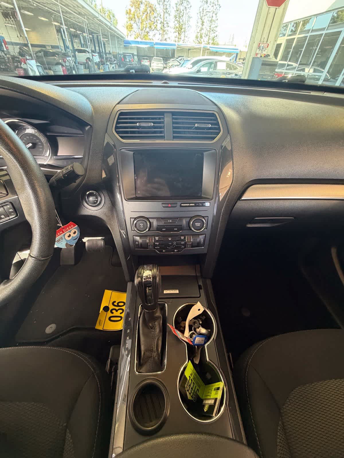 Used 2018 Ford Explorer XLT w/ Equipment Group 201A FWD image 24