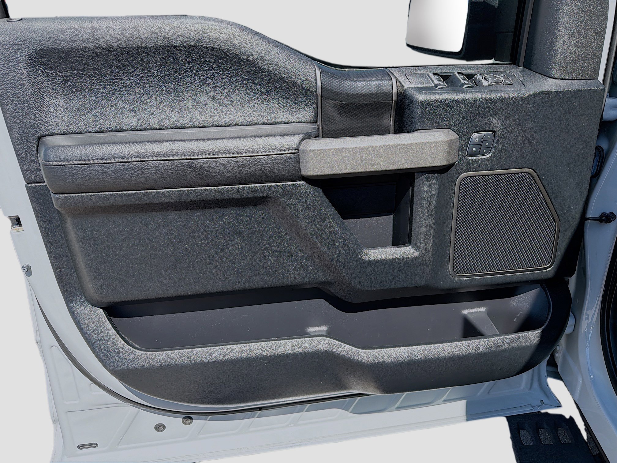 Used 2017 Ford F150 Raptor w/ Equipment Group 802A Luxury image 21