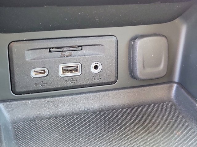 Used 2021 GMC Terrain SLT w/ Infotainment Package II image 27