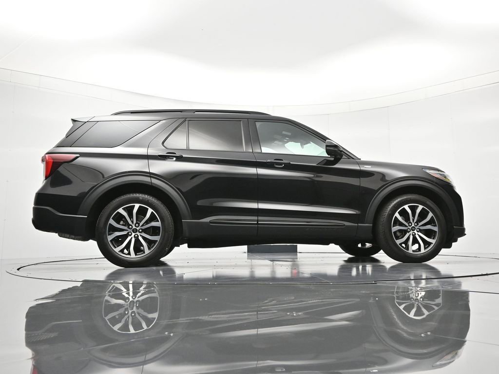 Certified 2025 Ford Explorer ST-Line w/ Premium Package image 41