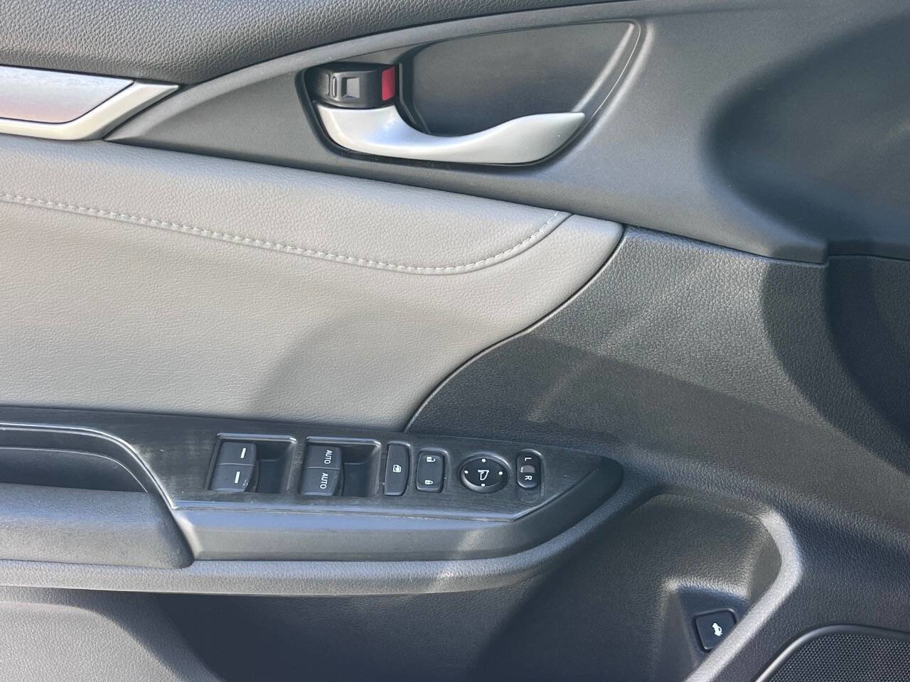 Used 2016 Honda Civic Touring image 35