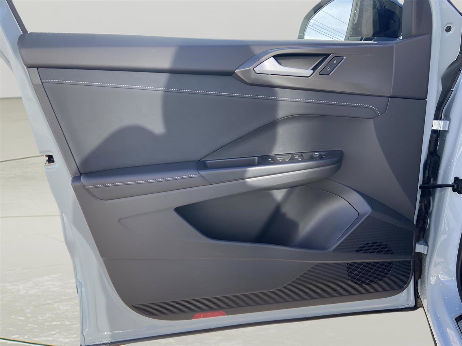 Used 2025 Volkswagen Taos SE image 22