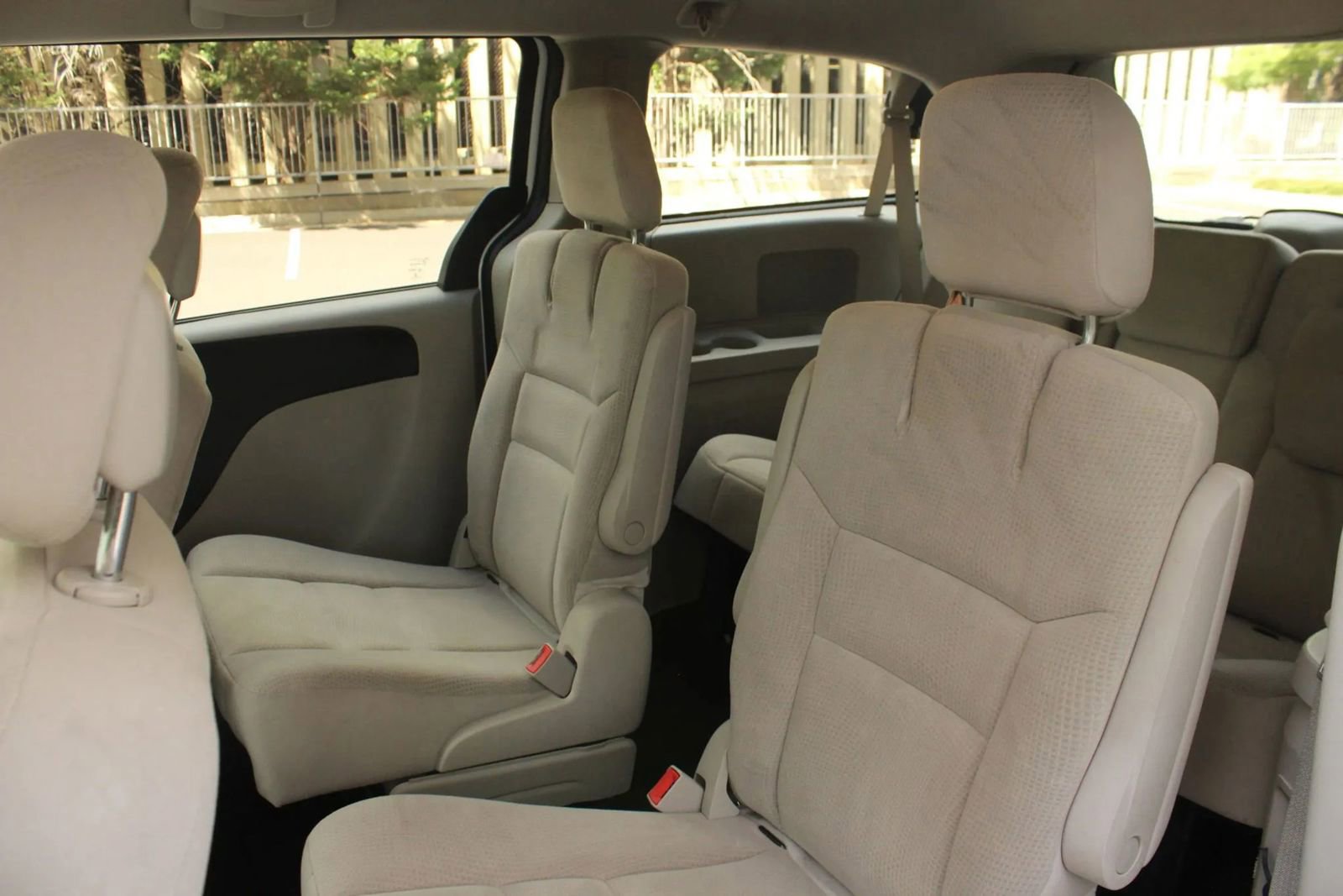 Used 2016 Dodge Grand Caravan SE w/ Quick Order Package 29E SE image 18