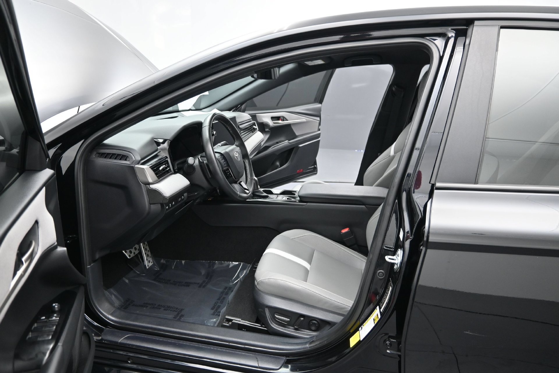 Used 2025 Toyota Camry SE w/ Multimedia Upgrade Package FWD image 13