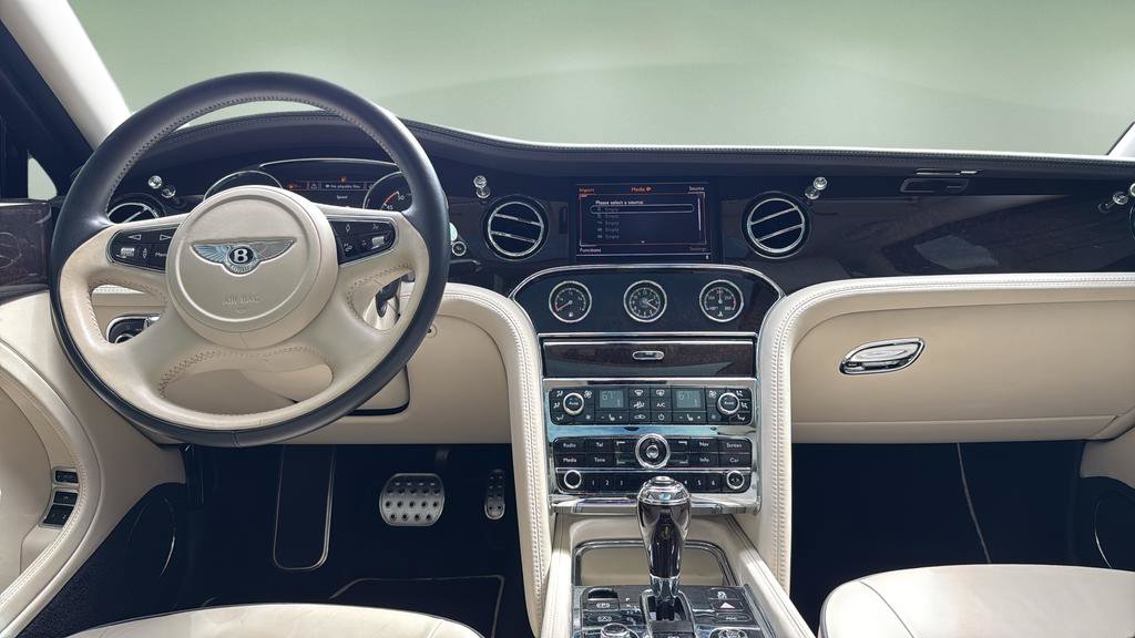 Used 2013 Bentley Mulsanne RWD image 4