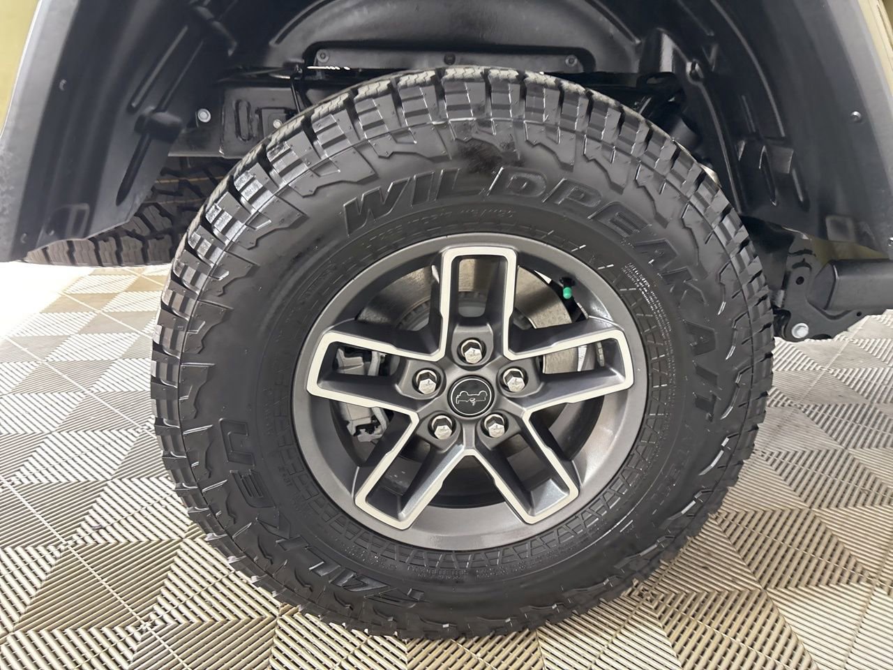 Used 2025 Jeep Gladiator Mojave w/ Convenience Group image 28