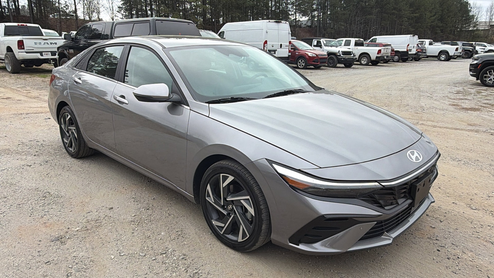 Used 2024 Hyundai Elantra Limited image 5