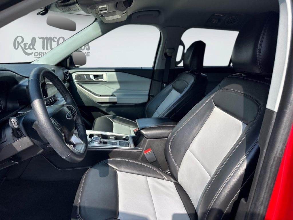 Used 2023 Ford Explorer XLT w/ Equipment Group 202A RWD image 6