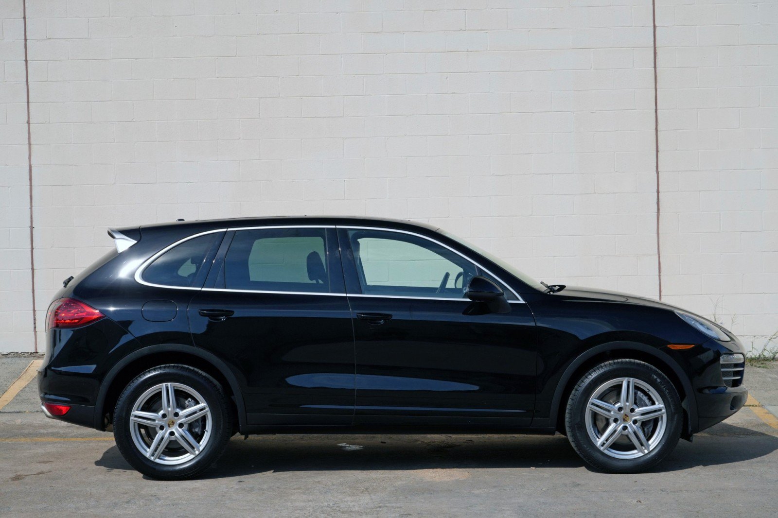 Used 2014 Porsche Cayenne Platinum Edition AWD/4WD image 48