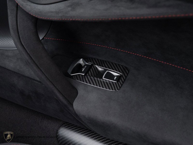 Used 2021 McLaren 720S Luxury image 25