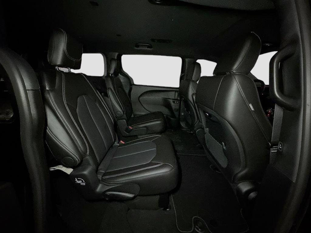 New 2027 Chrysler Pacifica Select FWD image 34