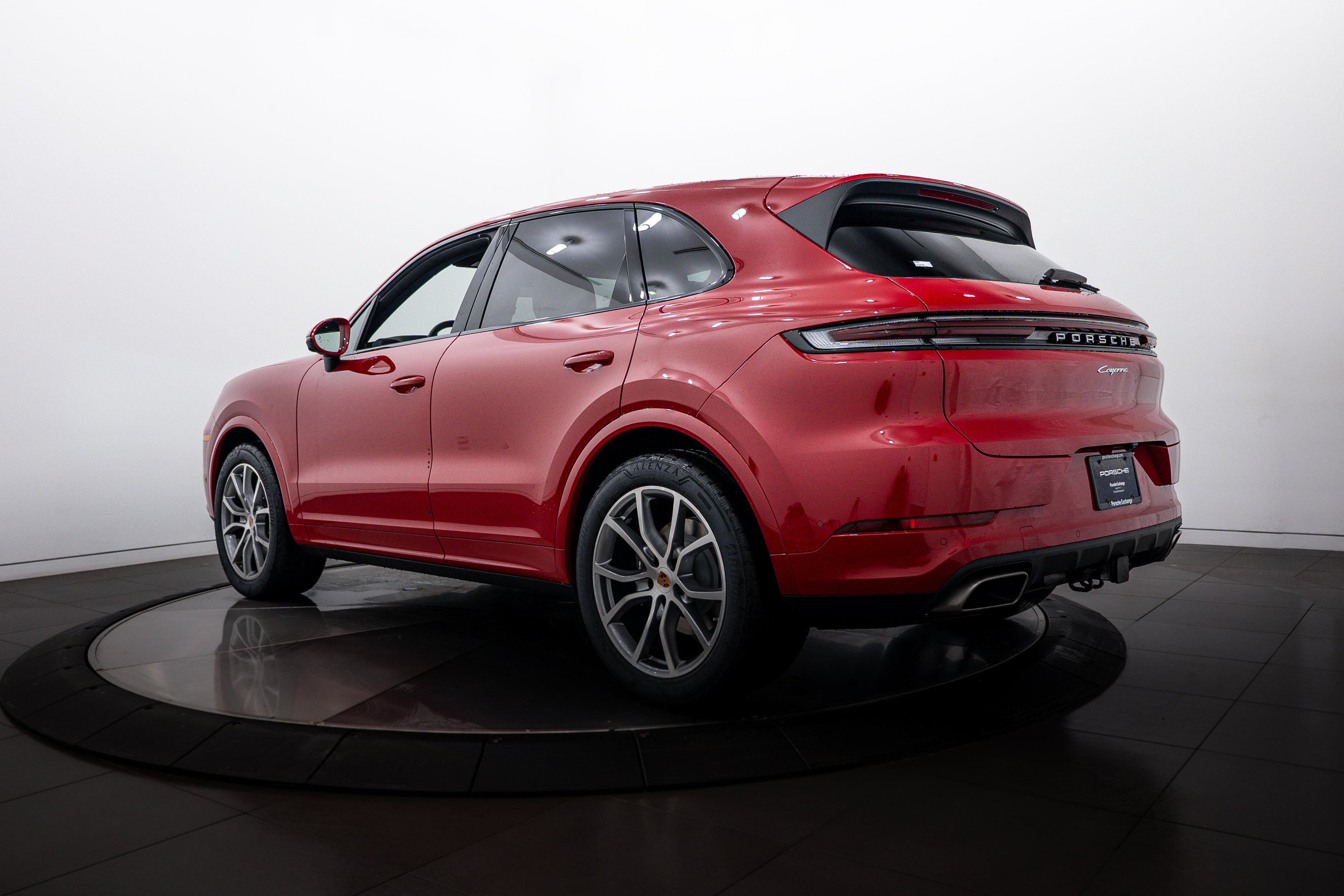 Certified 2026 Porsche Cayenne AWD/4WD image 3