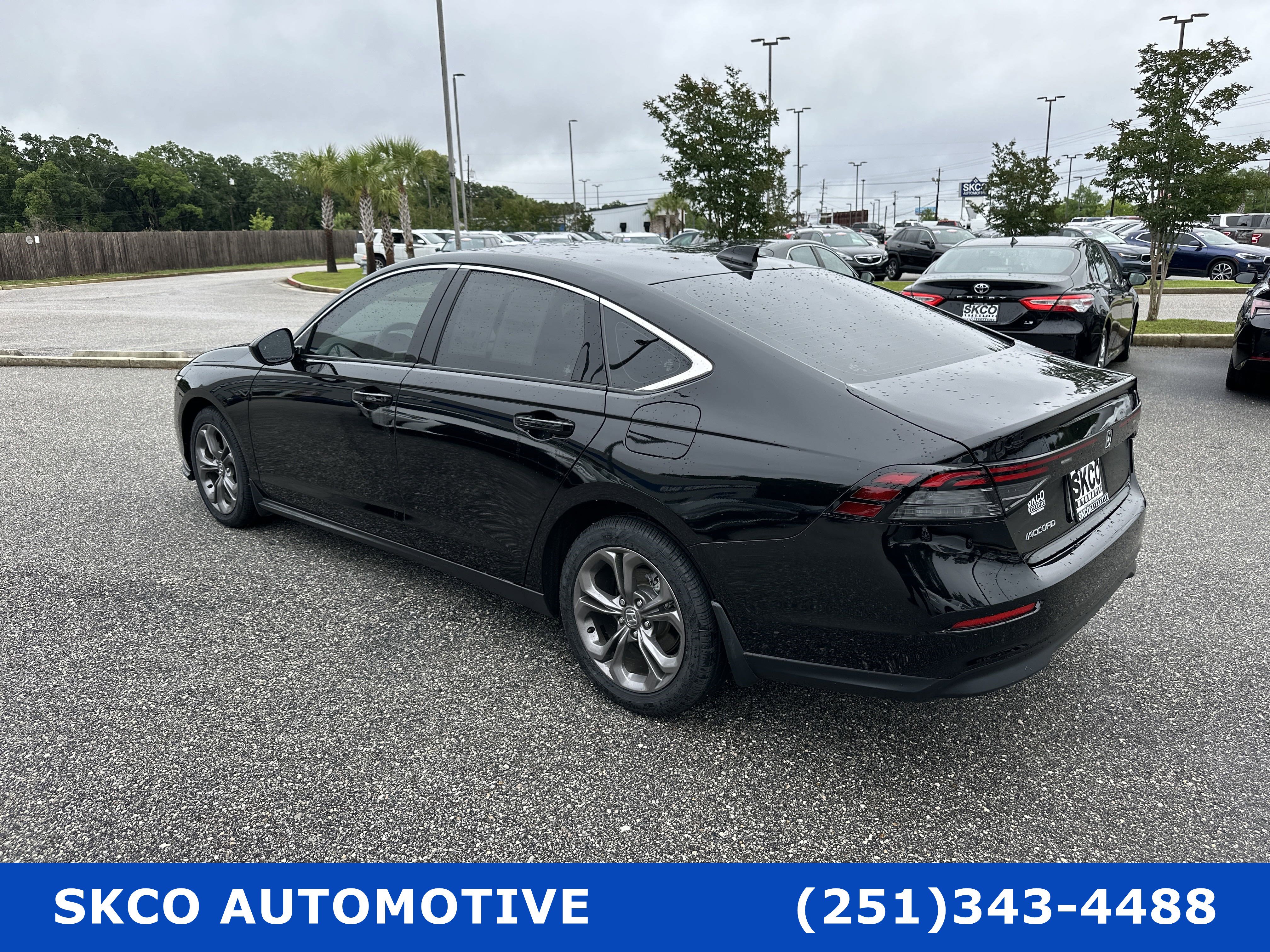 Used 2023 Honda Accord EX image 3