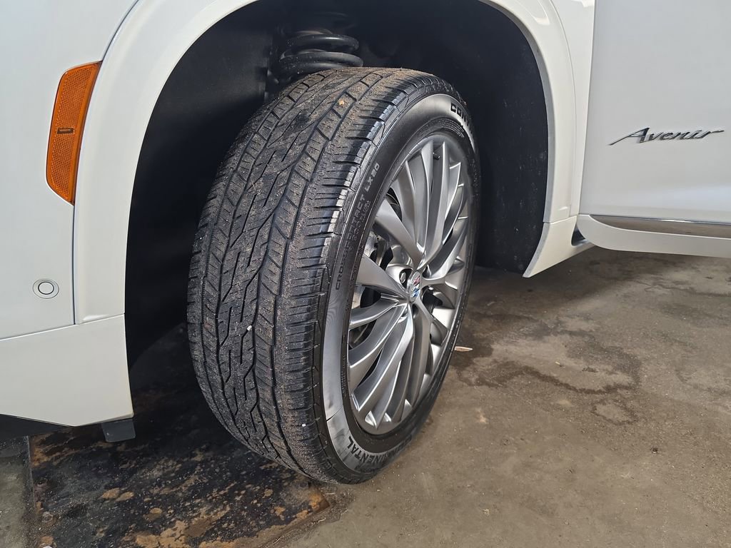 Used 2025 Buick Enclave Avenir w/ Super Cruise Package AWD/4WD image 35