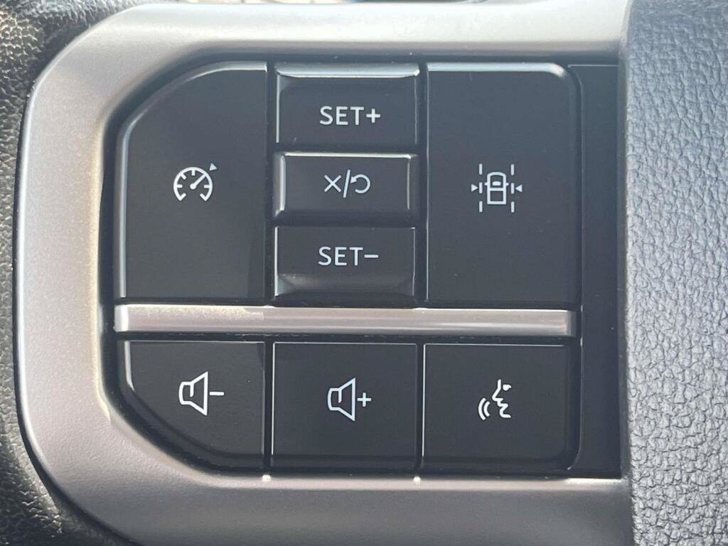 Used 2024 Ford Expedition XLT AWD/4WD image 33
