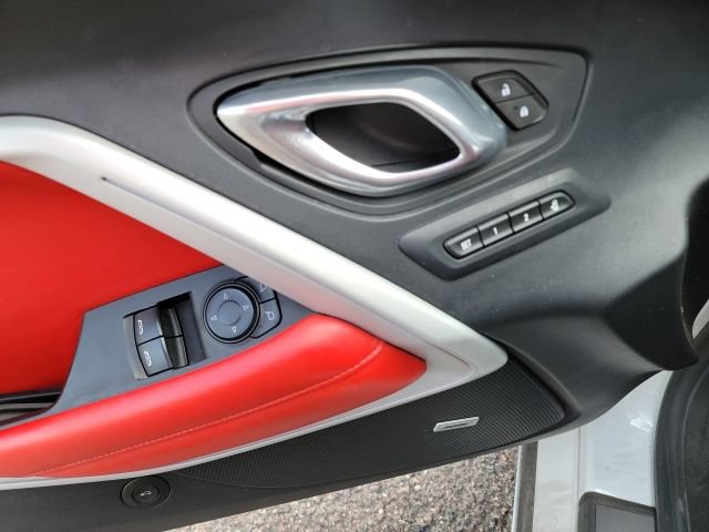 Used 2016 Chevrolet Camaro SS RWD image 11