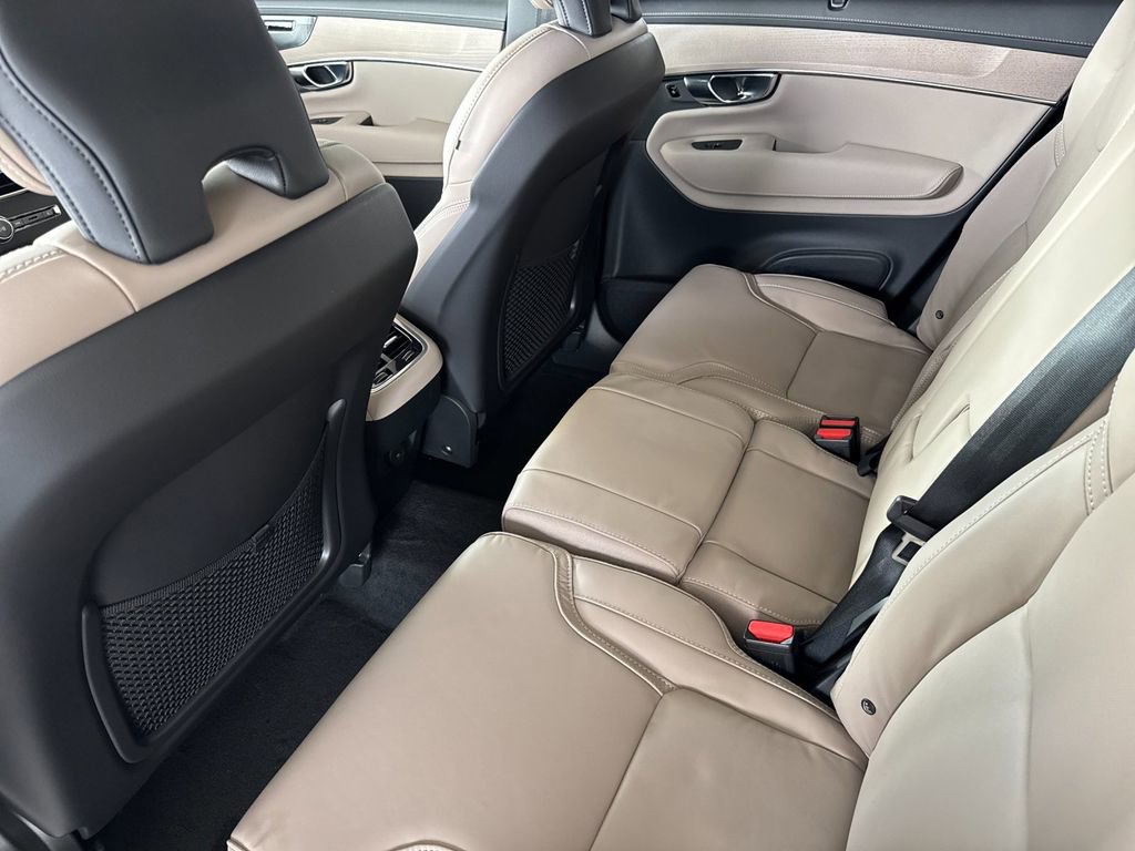 New 2026 Volvo XC90 B6 Ultra w/ Protection Package image 11